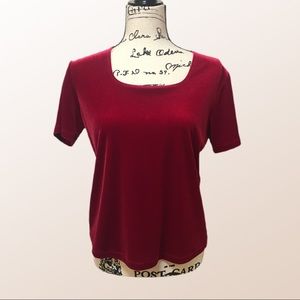 Red velvet top with short sleeves